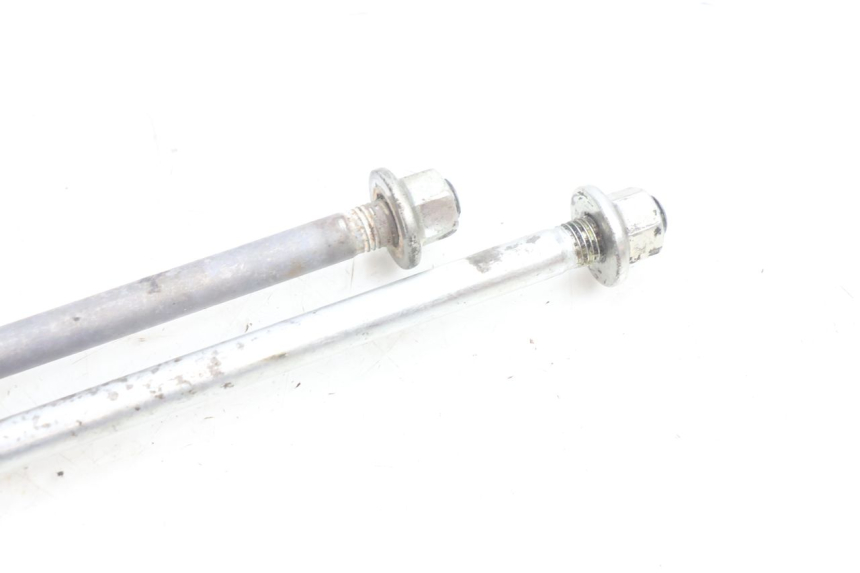 photo de ENGINE AXLE YAMAHA FZ8 800 (2010 - 2016) - Technical close-up