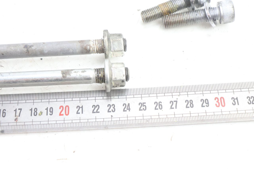 photo de ENGINE AXLE YAMAHA FZ8 800 (2010 - 2016) - Fixing points details