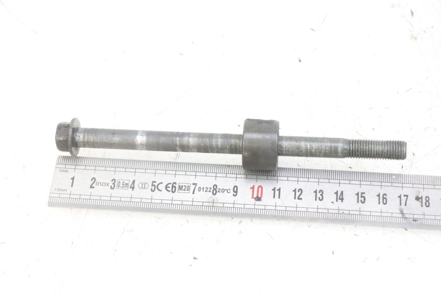 photo de ENGINE AXLE SUZUKI GS GSE 500 (2001 - 2003) - Alternative perspective