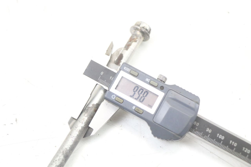 photo de ENGINE AXLE SUZUKI GSR 750 (2011 - 2017) - Alternative perspective