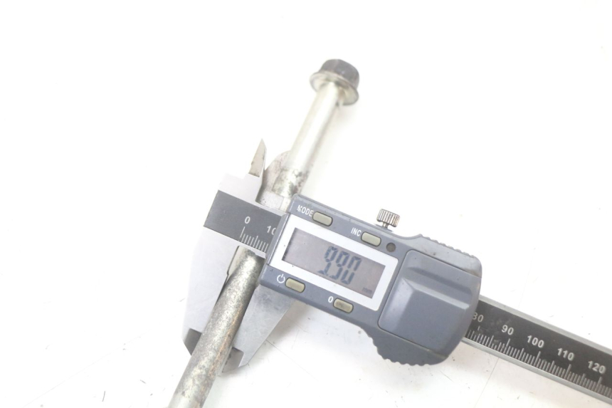 photo de ENGINE AXLE SUZUKI GSR 750 (2011 - 2017) - Fixing points details