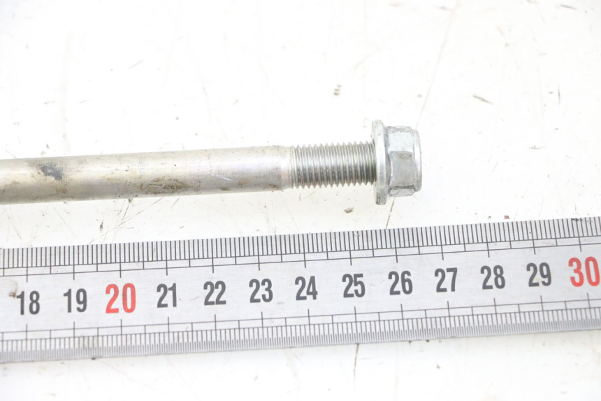 photo de ENGINE AXLE SUZUKI GSR 750 (2011 - 2017) - Alternative perspective