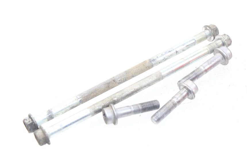 photo de ENGINE AXLE SUZUKI GSX-R GSXR 600 (2001 - 2003) - Main view