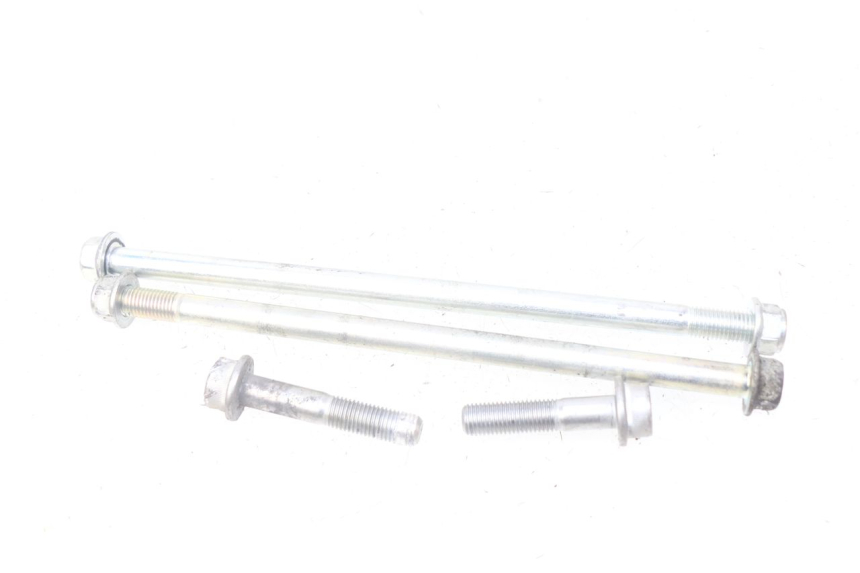 photo de ENGINE AXLE SUZUKI GSX-R GSXR 750 (2011 - 2016) - Main view