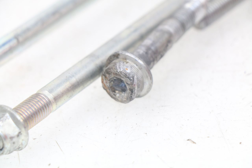 photo de ENGINE AXLE SUZUKI GSX-R GSXR 750 (2011 - 2016) - Zoom on usage condition