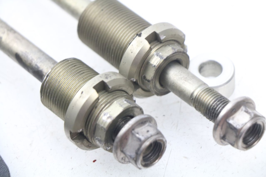 photo de ENGINE AXLE SUZUKI GSX-R GSXR K16 1000 (2012 - 2016) - Technical close-up