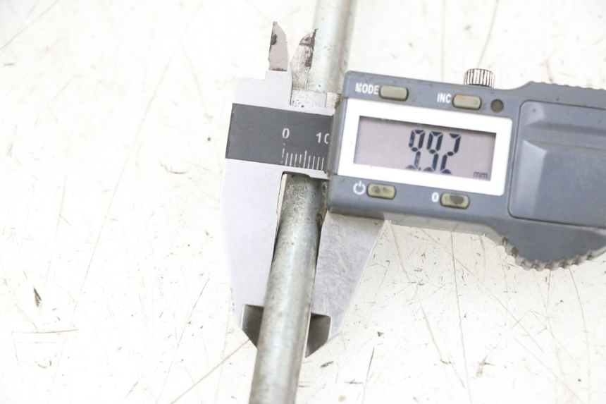 photo de ENGINE AXLE SUZUKI GSXR GSX-R 1000 (2003 - 2004) - Zoom on usage condition