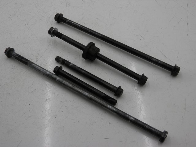 photo de ENGINE AXLE KAWASAKI ZEPHYR 550 (1991 - 1998) - Main view