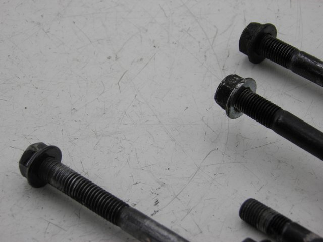 photo de ENGINE AXLE KAWASAKI ZEPHYR 550 (1991 - 1998) - Component detail