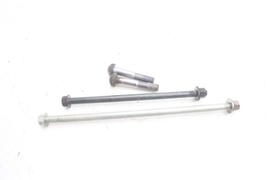 photo de ENGINE AXLE YAMAHA TDM ABS 900 (2002 - 2014) - Main view