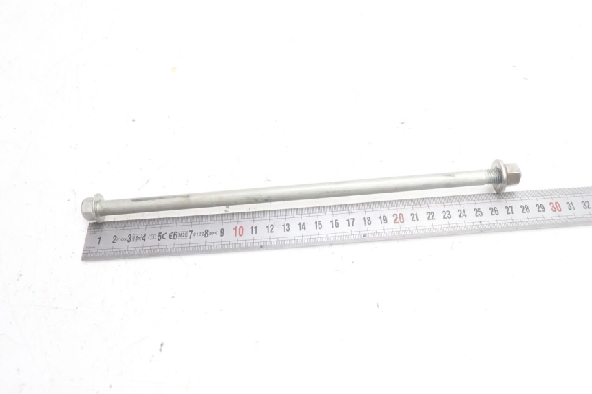 photo de ENGINE AXLE YAMAHA TDM ABS 900 (2002 - 2014) - Technical close-up