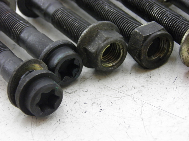 photo de ENGINE AXLE TRIUMPH TROPHY 1200 (1996 - 2003) - Component detail