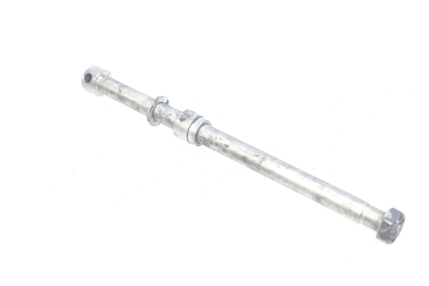 photo de REAR WHEEL AXLE ROYAL ENFIELD BULLET CLASSIC 500 (2017 - 2020) - Zoom on usage condition