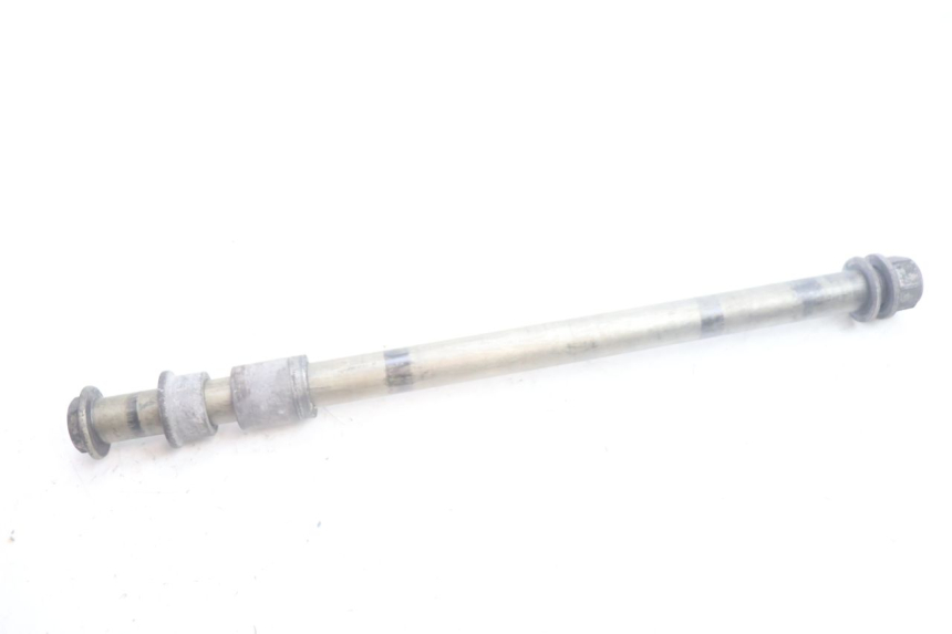 photo de REAR WHEEL AXLE SUZUKI BURGMAN EXECUTIVE ABS 650 (2006 - 2012) - Component detail