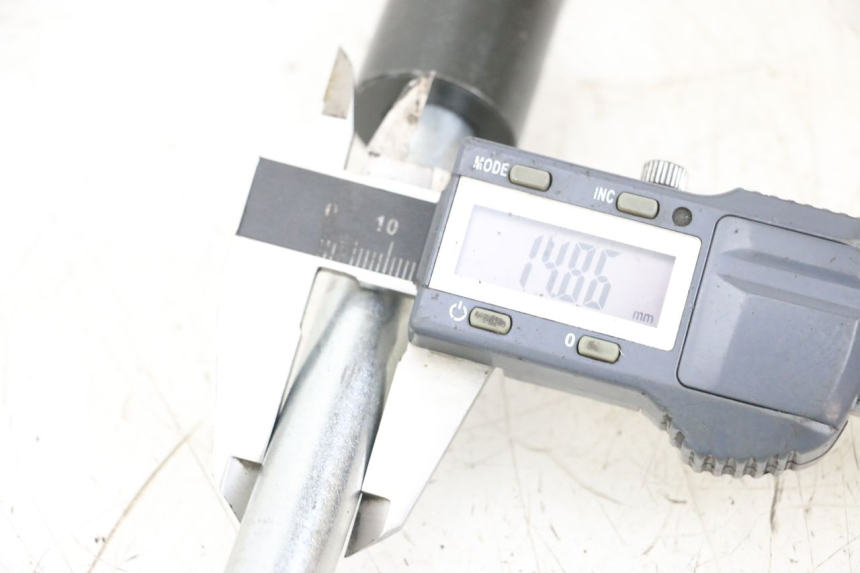 photo de REAR WHEEL AXLE ARCHIVE CAFE RACER 4T 50 (2019 - 2024) - Component detail