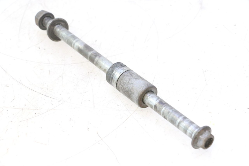 photo de REAR WHEEL AXLE HONDA CB TWO FIFTY 250 (1991 - 2002) - Component detail