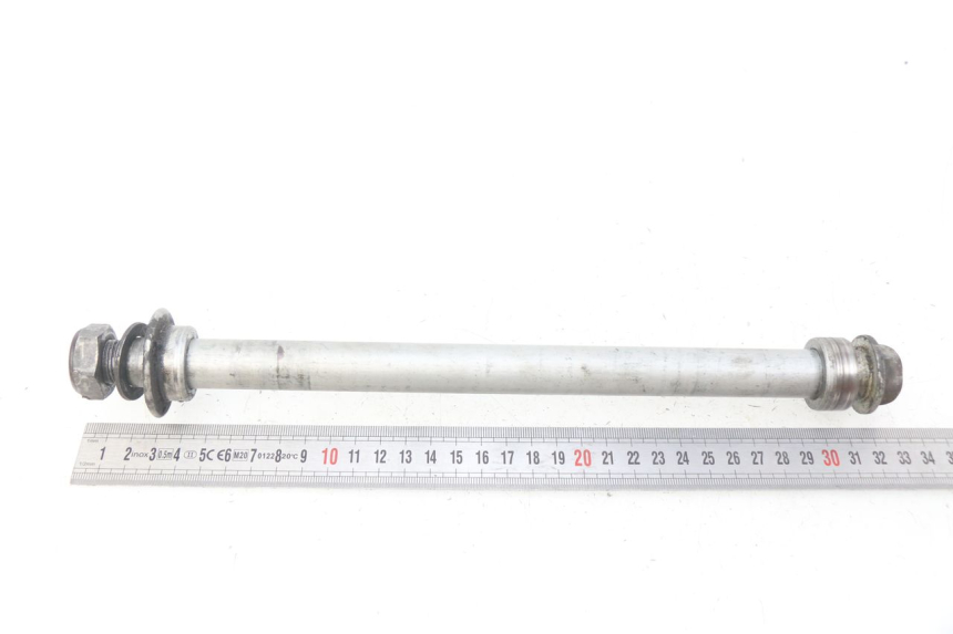 photo de REAR WHEEL AXLE HONDA CBRF CBR-F PC41 600 (2011 - 2013) - Alternative perspective