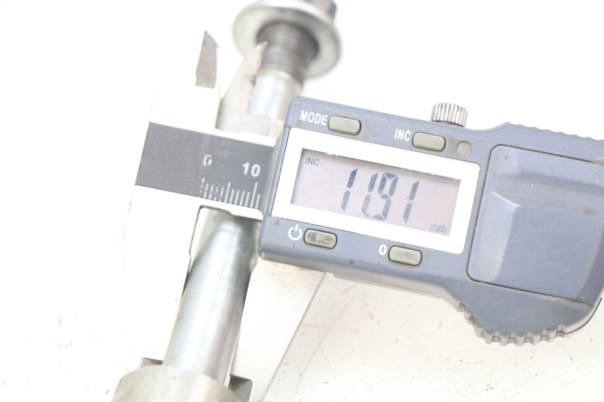 photo de REAR WHEEL AXLE TNT MOTOR CITY 50 (2007 - 2018) - Alternative perspective