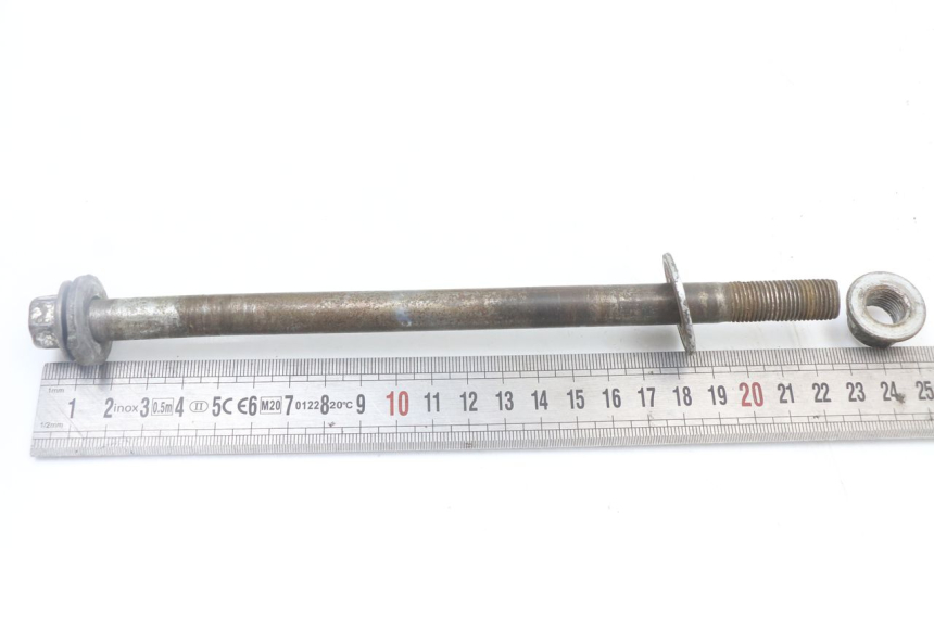 photo de REAR WHEEL AXLE CCR DIRT BIKE 125 - Component detail