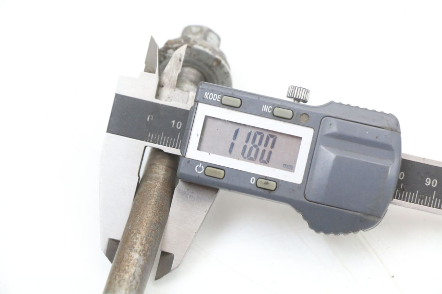 photo de REAR WHEEL AXLE CCR DIRT BIKE 125 - Alternative perspective