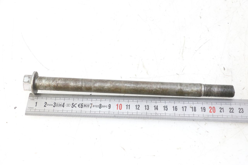 photo de REAR WHEEL AXLE BSE DIRTBIKE PH10L 125 - Technical close-up