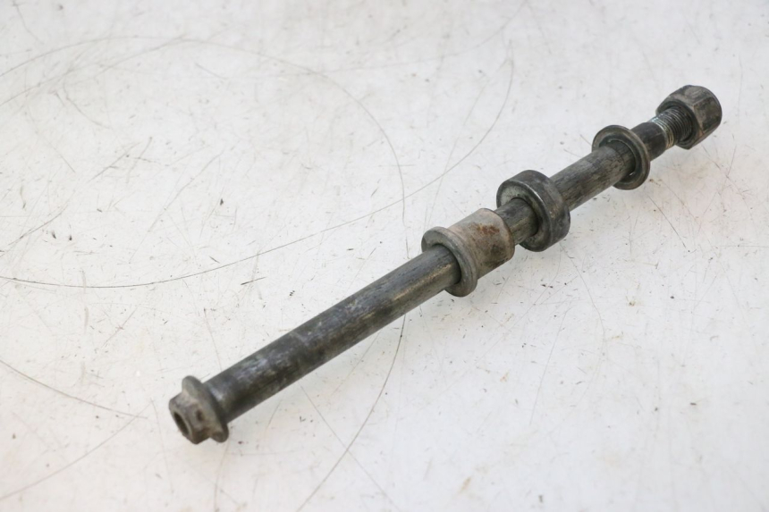 photo de REAR WHEEL AXLE SUZUKI DR S 600 (1985 - 1989) - Product overview