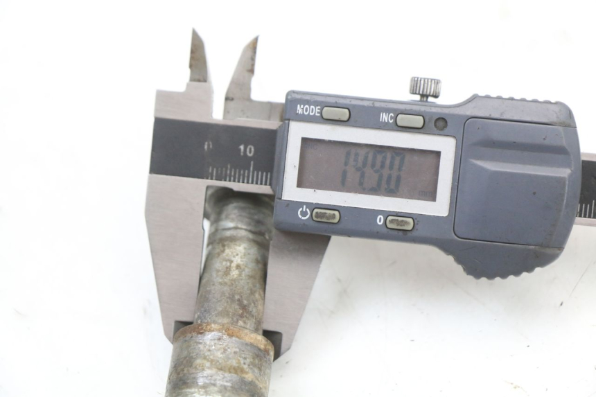 photo de REAR WHEEL AXLE KSR RACING DRIFT 140 - Alternative perspective