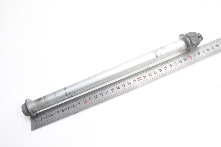photo de REAR WHEEL AXLE KAWASAKI ER-6 ER6 F ABS 650 (2012 - 2016) - Zoom on usage condition