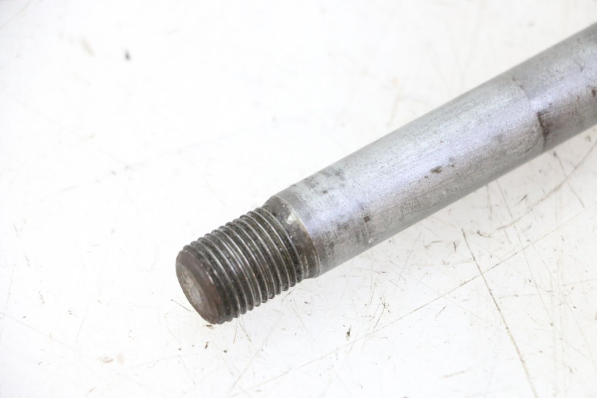 photo de REAR WHEEL AXLE APRILIA ETX 125 (1998 - 2002) - Product overview