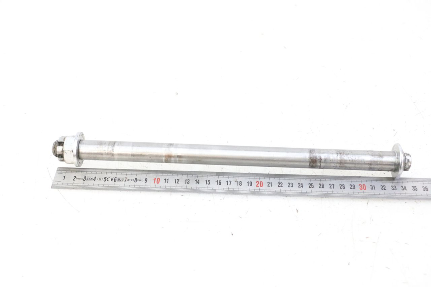 photo de REAR WHEEL AXLE YAMAHA FJ 36Y 1100 (1984 - 1985) - Technical close-up