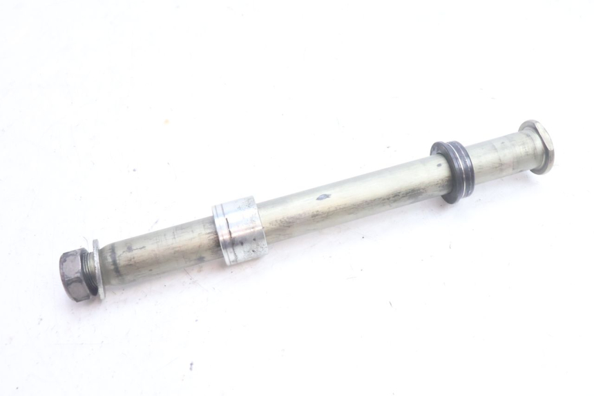 photo de REAR WHEEL AXLE YAMAHA FZ8 800 (2010 - 2016) - Component detail