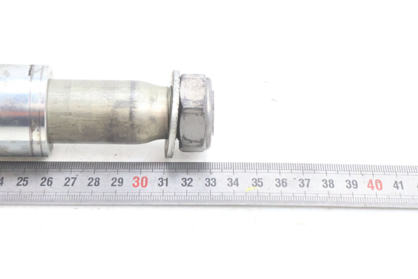 photo de REAR WHEEL AXLE YAMAHA FZ8 800 (2010 - 2016) - Alternative perspective