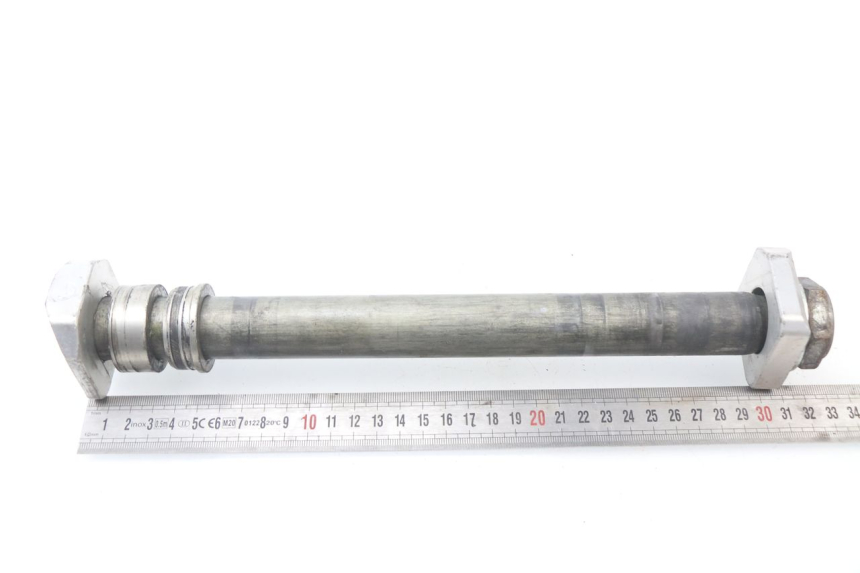 photo de REAR WHEEL AXLE SUZUKI GSX-R GSXR 600 (2008 - 2010) - Alternative perspective