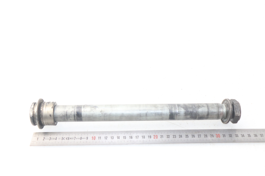 photo de REAR WHEEL AXLE SUZUKI GSX-R GSXR 600 (2001 - 2003) - Component detail