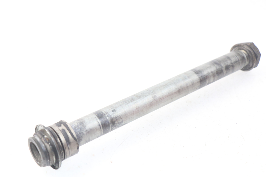 photo de REAR WHEEL AXLE SUZUKI GSX-R GSXR 600 (2001 - 2003) - Technical close-up