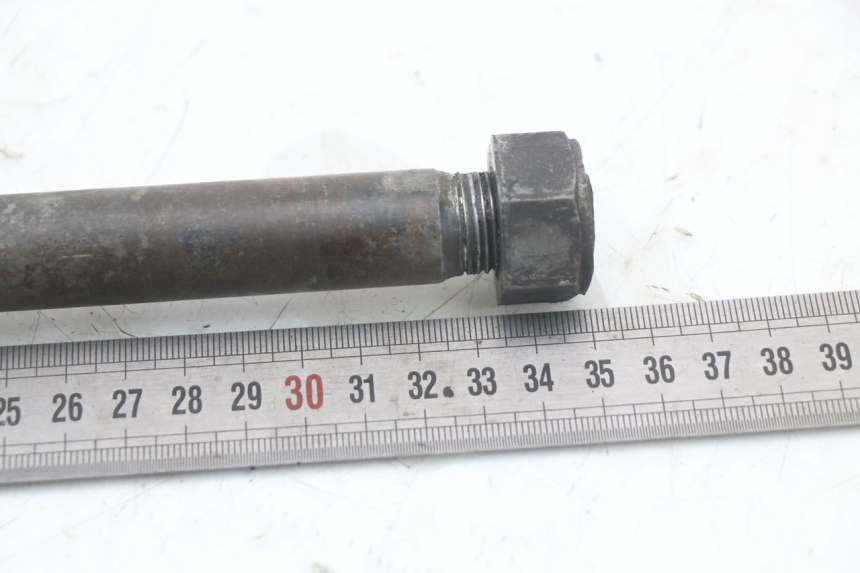 photo de REAR WHEEL AXLE HONDA CBR F 1000 (1993 - 1996) - Alternative perspective