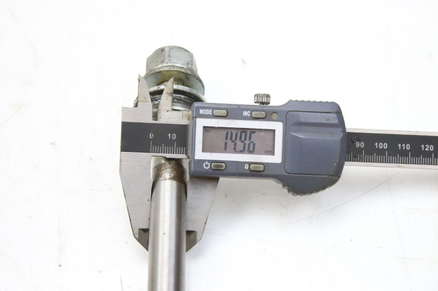 photo de REAR WHEEL AXLE SYM HUSKY 125 (1999 - 2005) - Product overview