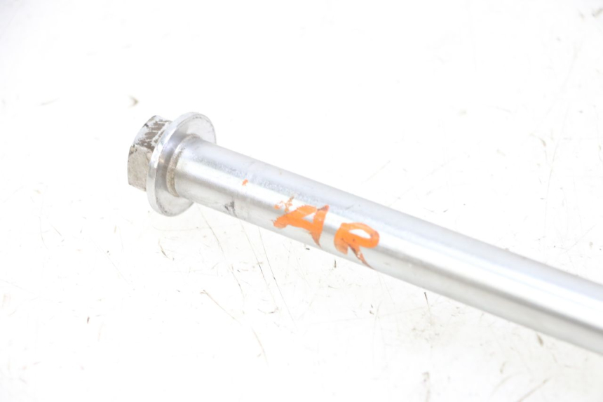 photo de REAR WHEEL AXLE KEEWAY K-LIGHT KLIGHT 125 (2018 - 2025) - Product overview