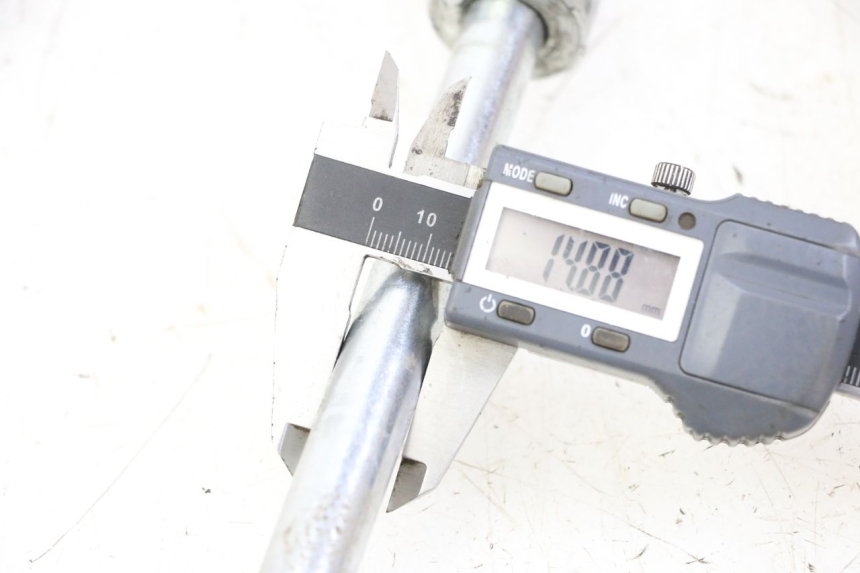 photo de REAR WHEEL AXLE KIDEN KD125-G 125 (2018 - 2022) - Component detail