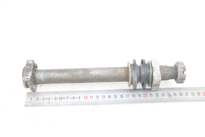 photo de REAR WHEEL AXLE KAWASAKI KXF KX-F 250 (2012 - 2014) - Alternative perspective