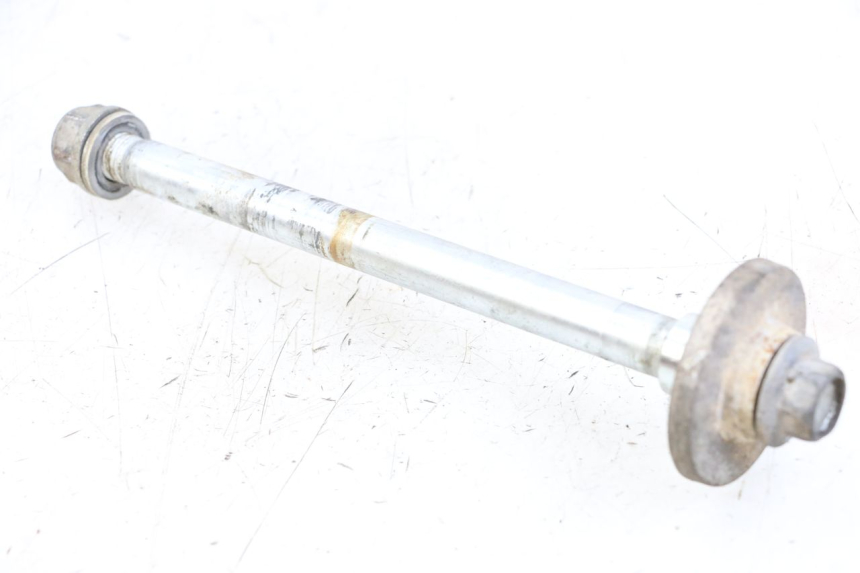 photo de REAR WHEEL AXLE KYMCO STRYKER OFF ROAD 125 (1999 - 2005) - Main view