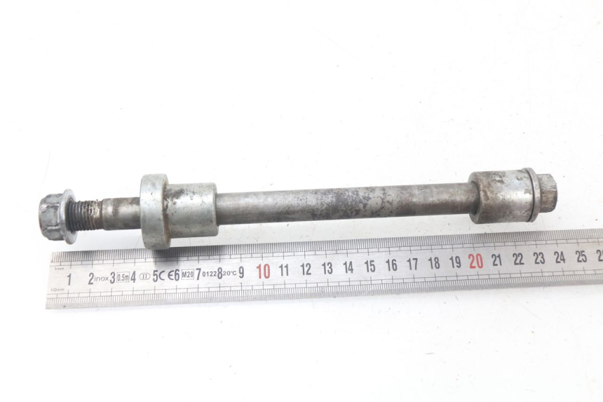 photo de REAR WHEEL AXLE SMALL MX MX5 MX-5 140 - Zoom on usage condition