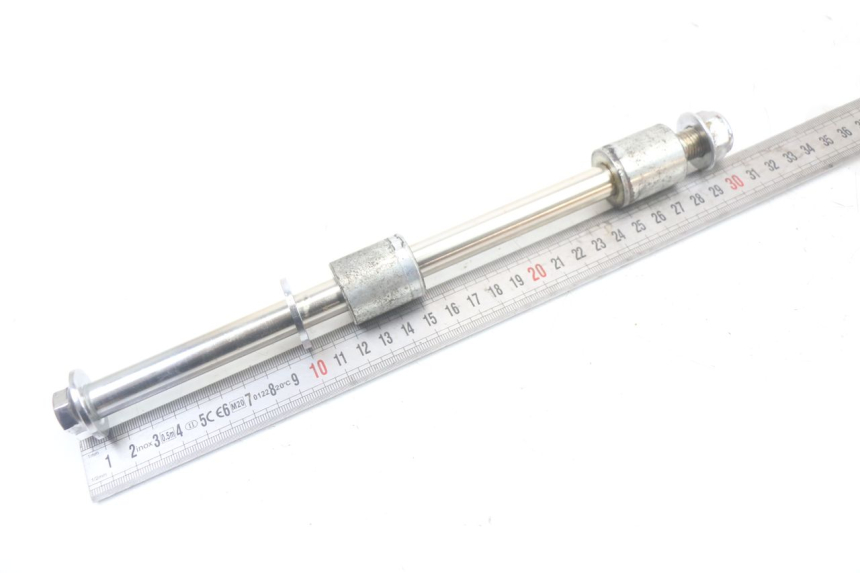 photo de REAR WHEEL AXLE REGAL RAPTOR SPYDER 125 (2010 - 2018) - Zoom on usage condition