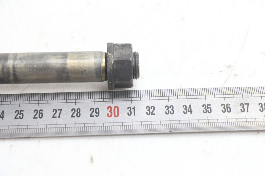 photo de REAR WHEEL AXLE DUCATI SS IE DS CARENEE 1000 (2002 - 2006) - Alternative perspective