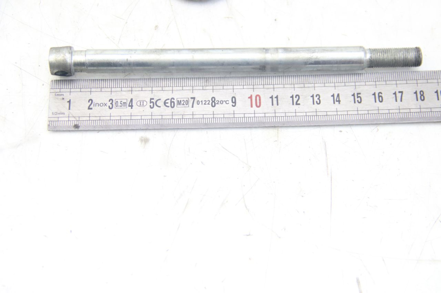 photo de REAR WHEEL AXLE JAWA STELLA BABETTA 134 50 - Component detail