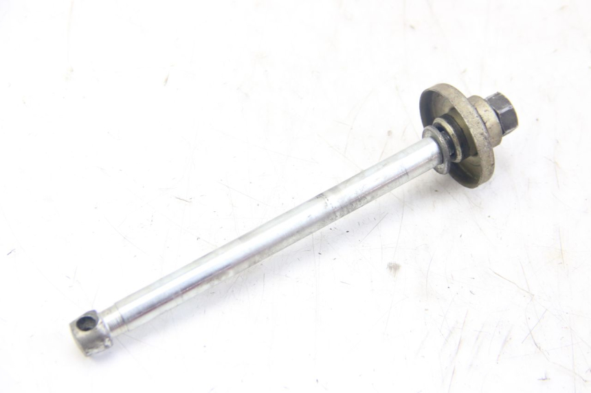 photo de REAR WHEEL AXLE JAWA STELLA BABETTA 134 50 - Zoom on usage condition