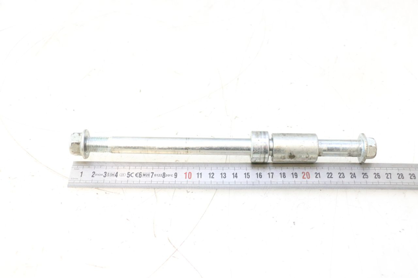 photo de REAR WHEEL AXLE YAMASAKI STREET 50 (2013 - 2018) - Component detail