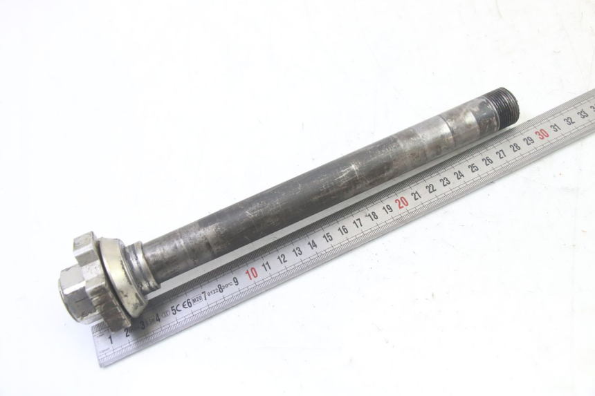 photo de REAR WHEEL AXLE KTM SUPERENDURO R 950 (2005 - 2009) - Zoom on usage condition