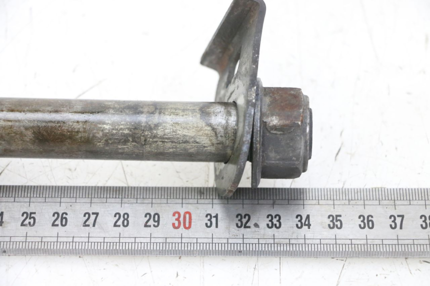 photo de REAR WHEEL AXLE SUZUKI GSX F GSXF 650 (2007 - 2015) - Zoom on usage condition