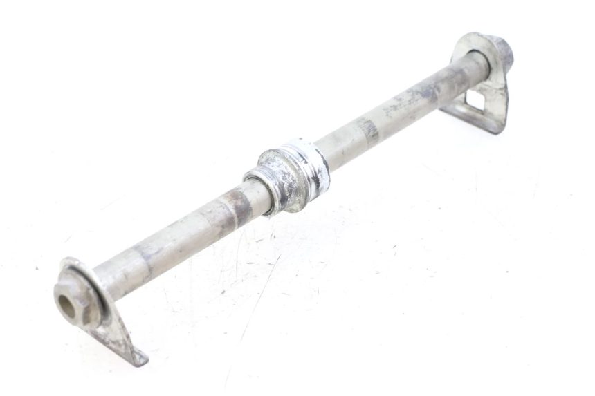 photo de REAR WHEEL AXLE SUZUKI GSX F GSXF 650 (2007 - 2015) - Technical close-up